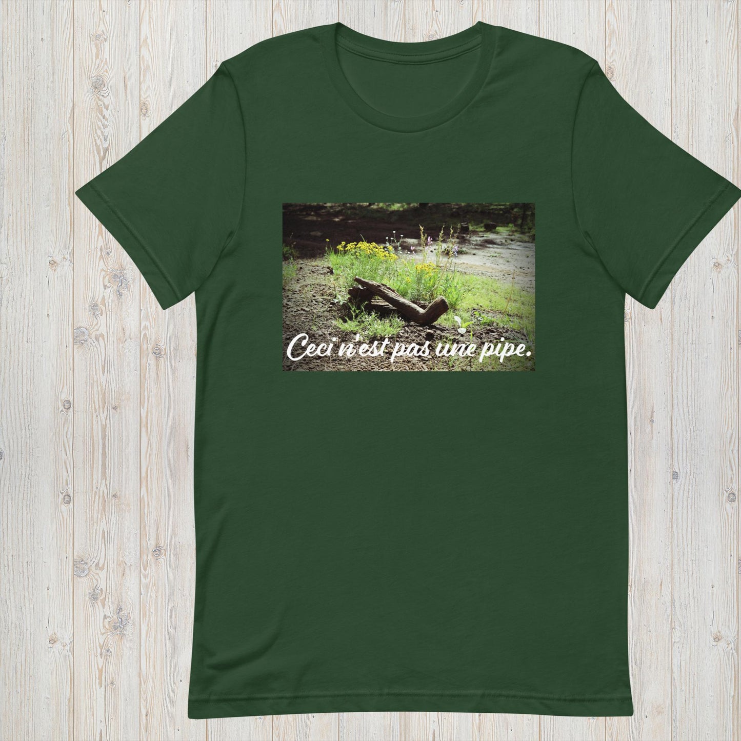 Ceci n'est pas une pipe Unisex t-shirt